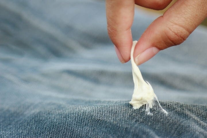 remove gum from clothes